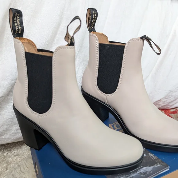 New In Box Blundstone Heel Boots 2364 - US 8.5 - Picture 4 of 8